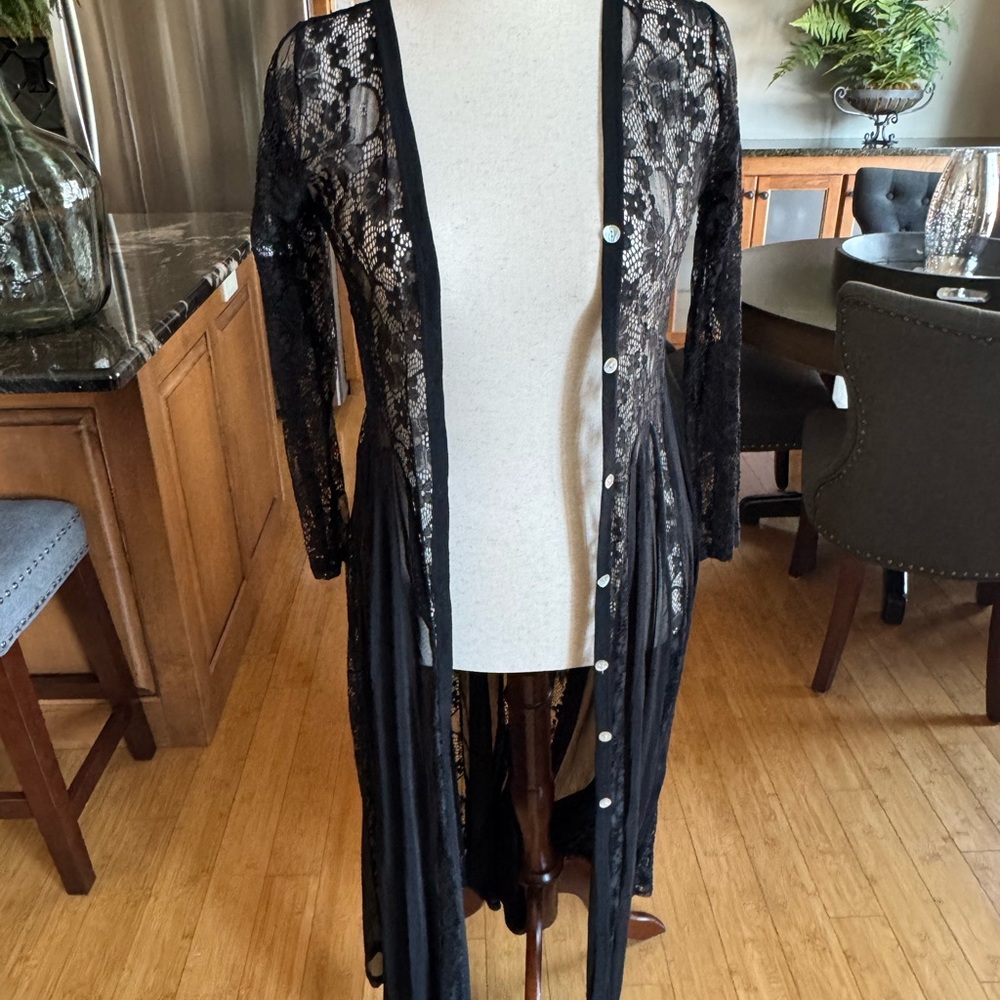 Elegant Black Lace Long Robe